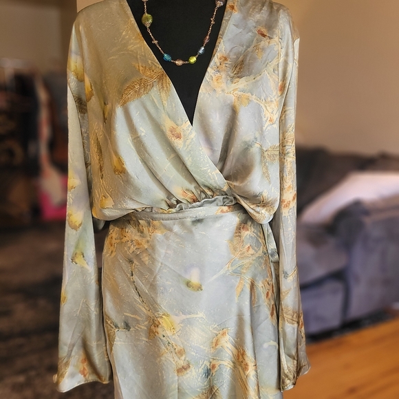 Zara Printed Elegant Floral Wrap With Bell Sleeves Dress Size XXL - Picture 5 of 16